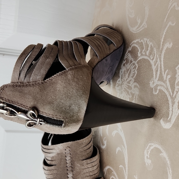 Donald J. Pliner Thora taupe strappy heels brown/gray leather 3" heel size 9 - Picture 8 of 10